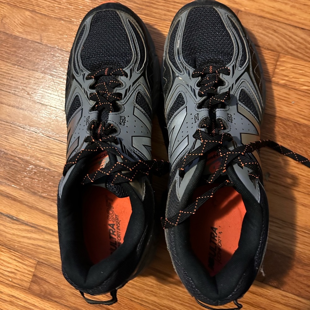 New Balance men’s hiking/work shoe